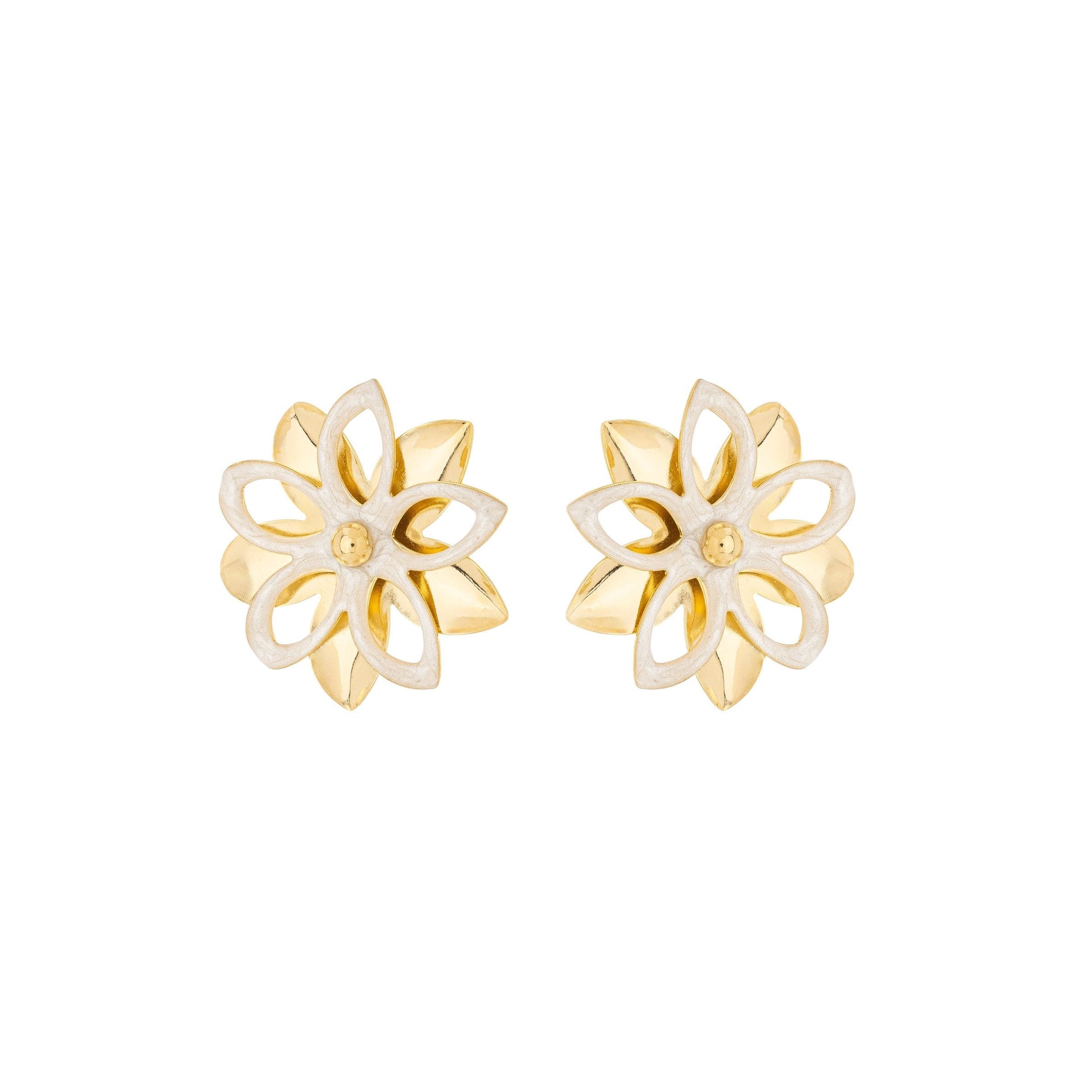 Brinco de flor vazada banhado a ouro 18k - Biju & Cia.