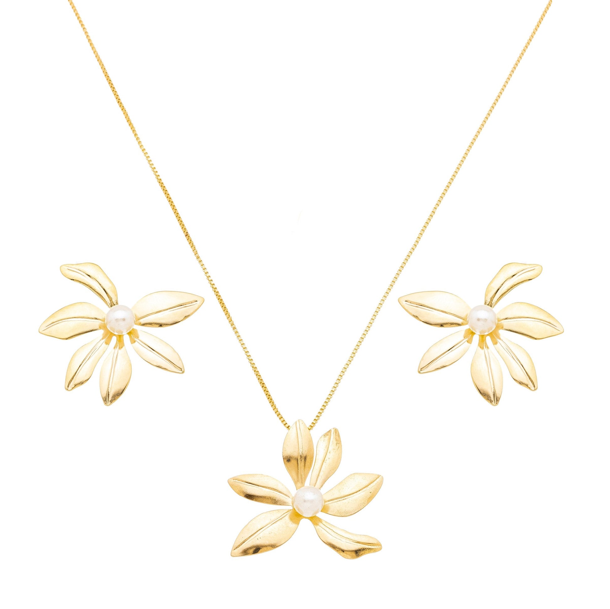 Conjunto de flor com pérola banhado a ouro 18k - Biju & Cia.